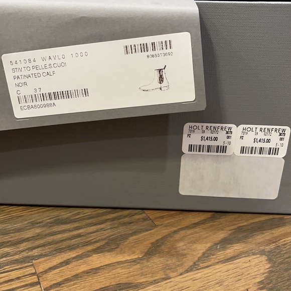 Balenciaga Patent Leather Chelsea Boot with Logo - Picture 6 of 7